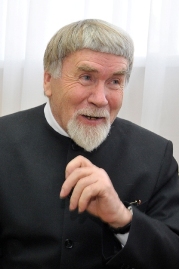 Валентин Яковлевич Курбатов